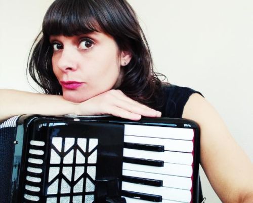 Photo de l'accordéoniste Julie Vatain