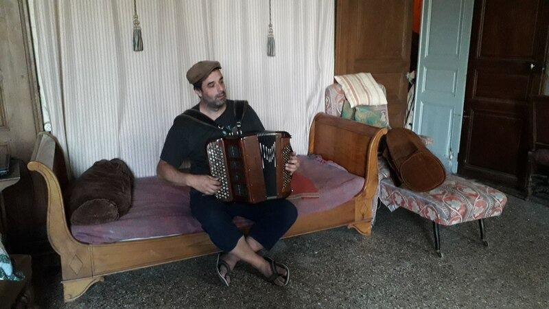 Jean-Stéphane-accordeoniste-amateur-autodidacte