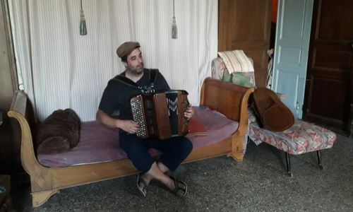 Jean-Stéphane-accordeoniste-amateur-autodidacte