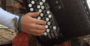Les Yeux Noirs à l'accordéon - clavier droit- clip vidéo